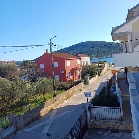 アパート Markov Vinišće