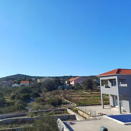 Markov Apartment